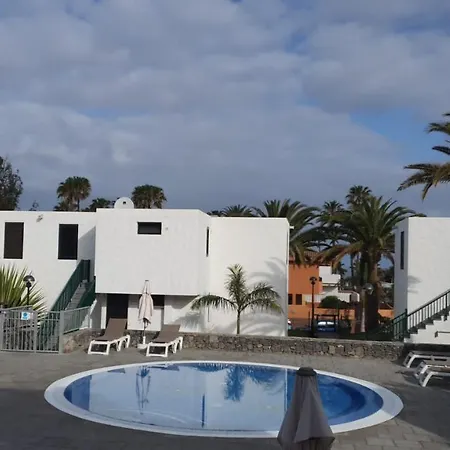 Con Jardin Y Piscina דירה *