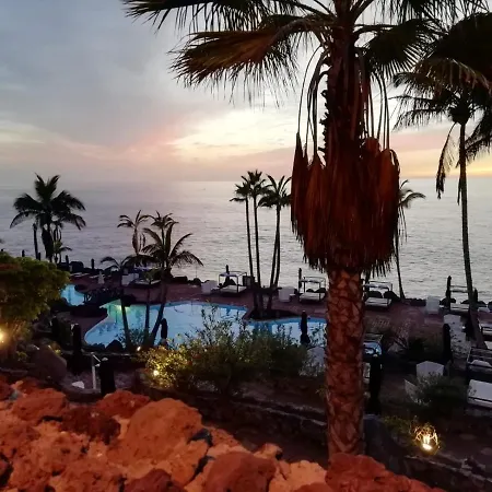 Con Jardin Y Piscina Apartment Playa de las Americas (Tenerife)