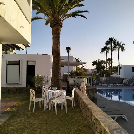 Apartamento Con Jardín Y Piscina